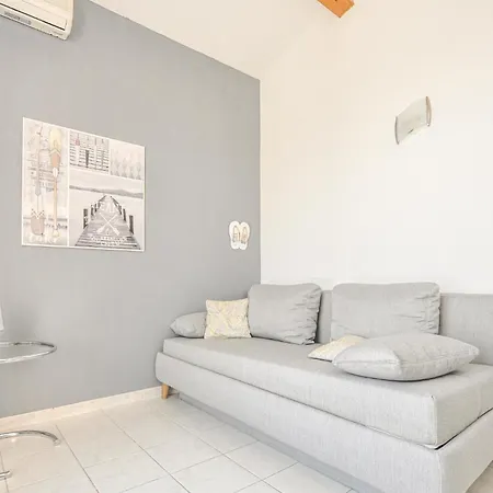 Holiday home In With Kitchen *