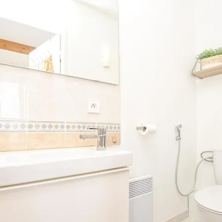 In With Kitchen * Les Issambres