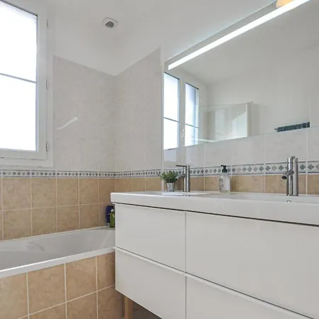Holiday home In With Kitchen *