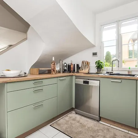 In With Kitchen