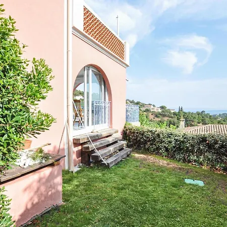 In With Kitchen Holiday home Les Issambres
